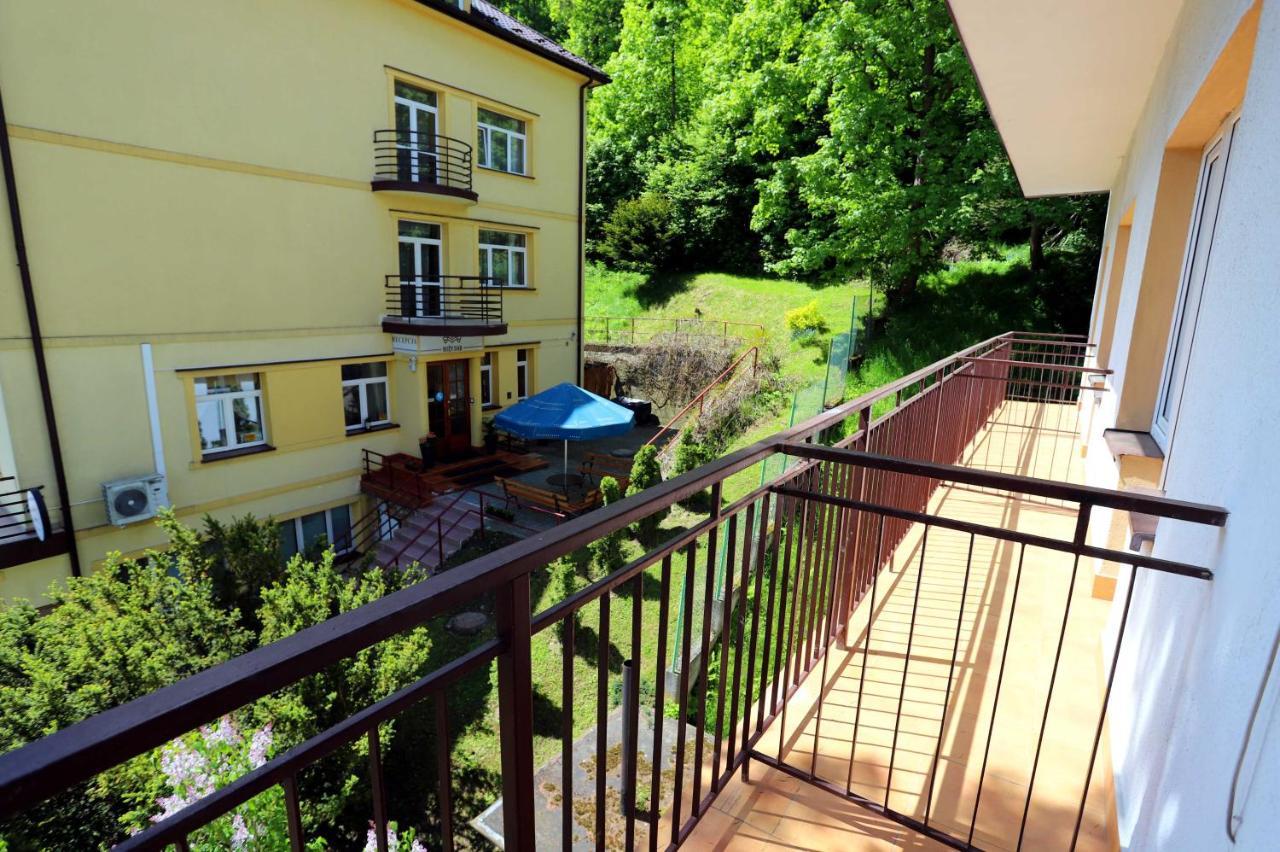 Bed and Breakfast Domy Wczasowe Tryumfy Криниця-Здруй Екстер'єр фото