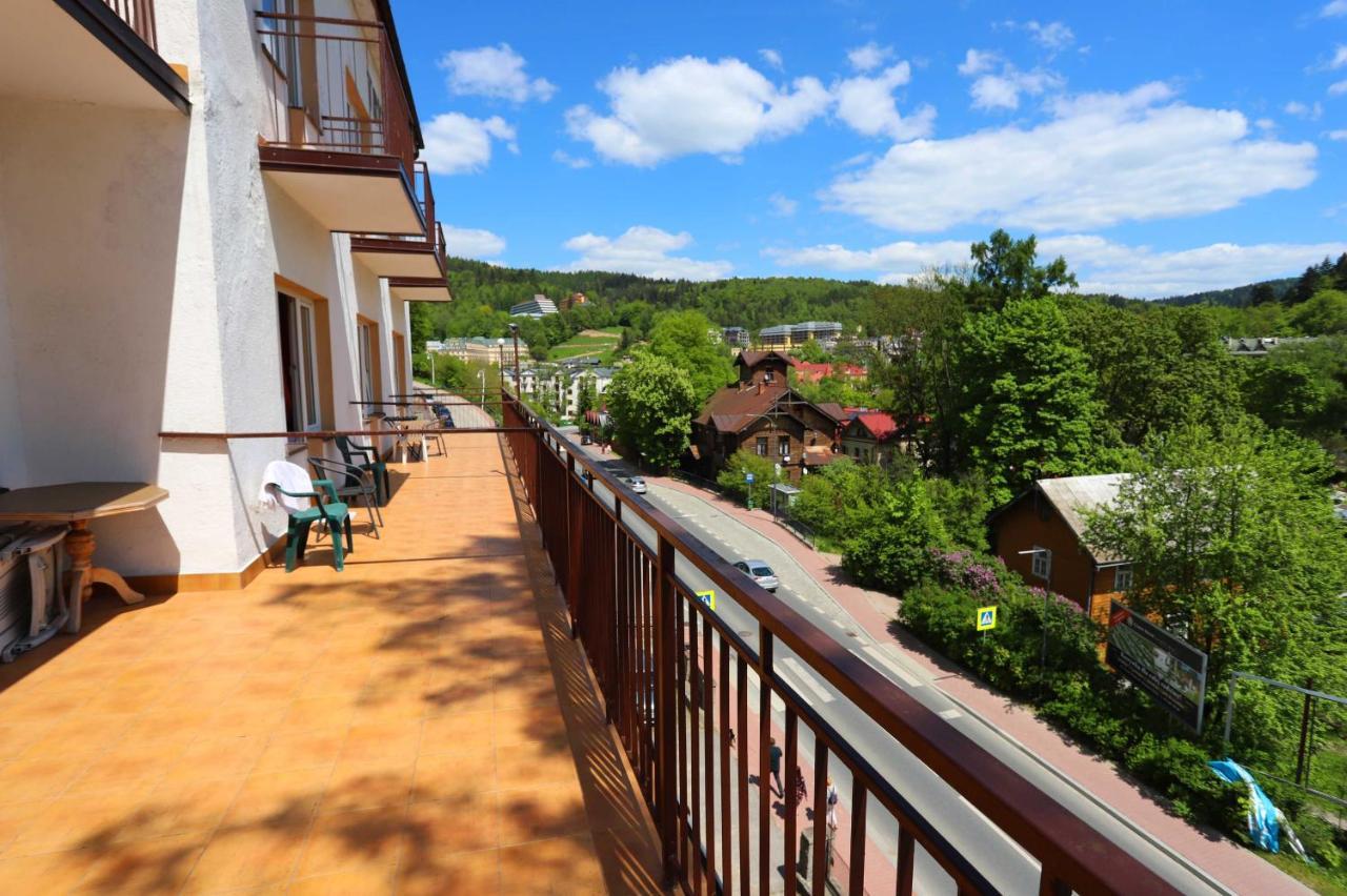 Bed and Breakfast Domy Wczasowe Tryumfy Криниця-Здруй Екстер'єр фото