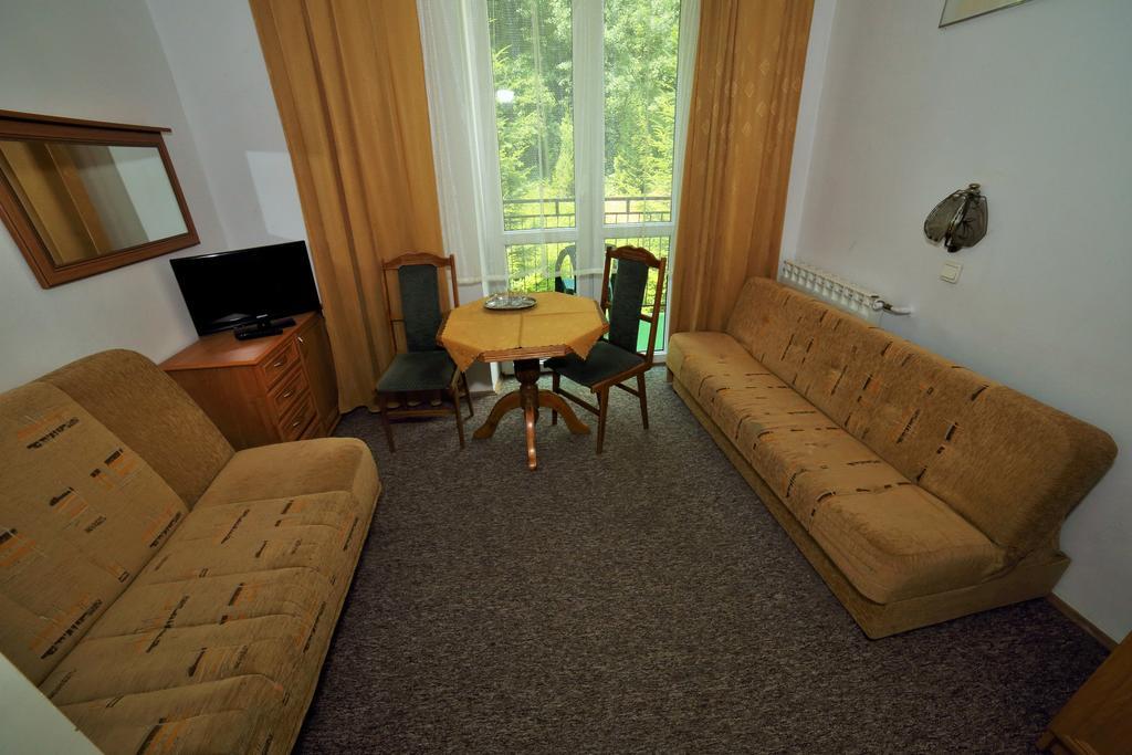 Bed and Breakfast Domy Wczasowe Tryumfy Криниця-Здруй Номер фото