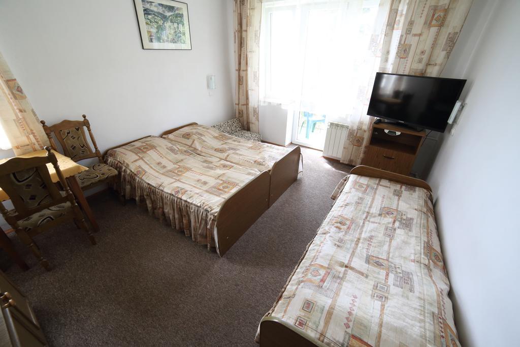 Bed and Breakfast Domy Wczasowe Tryumfy Криниця-Здруй Номер фото
